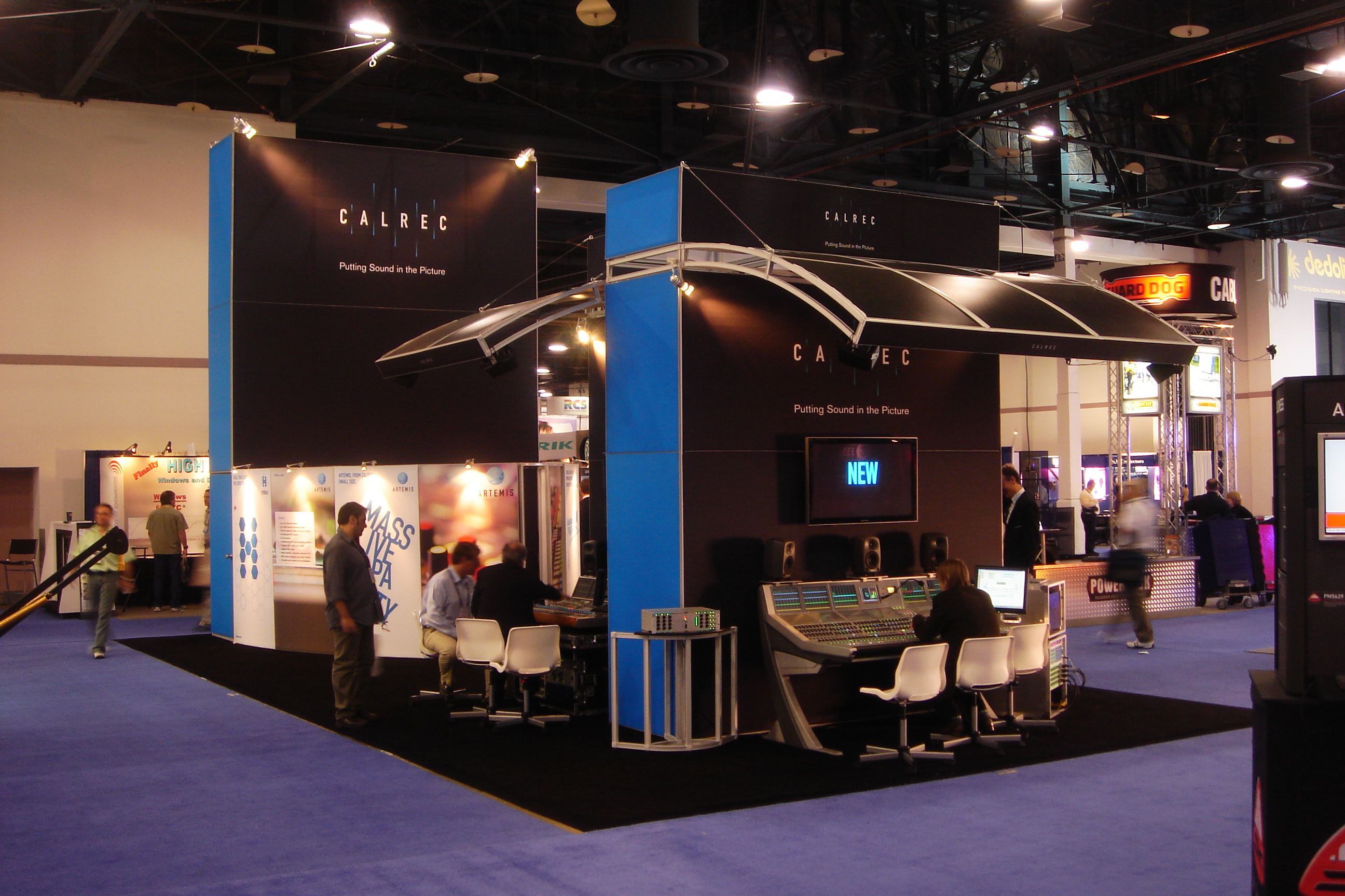 深圳展覽搭建可以從企業宣傳及展示來說明