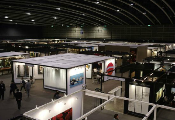 展示架的設(shè)計(jì)為什么不需要復(fù)雜？香港展覽公司說出了幾點(diǎn)